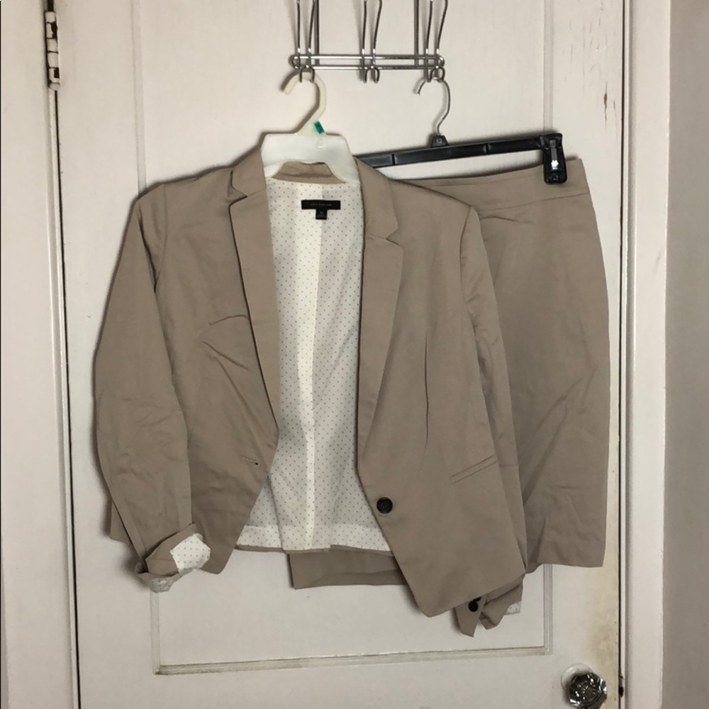 Ann Taylor tan suit
